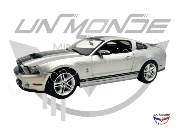 Ford Mustang GT500 Shelby 2011 Silver with Black Stripes
