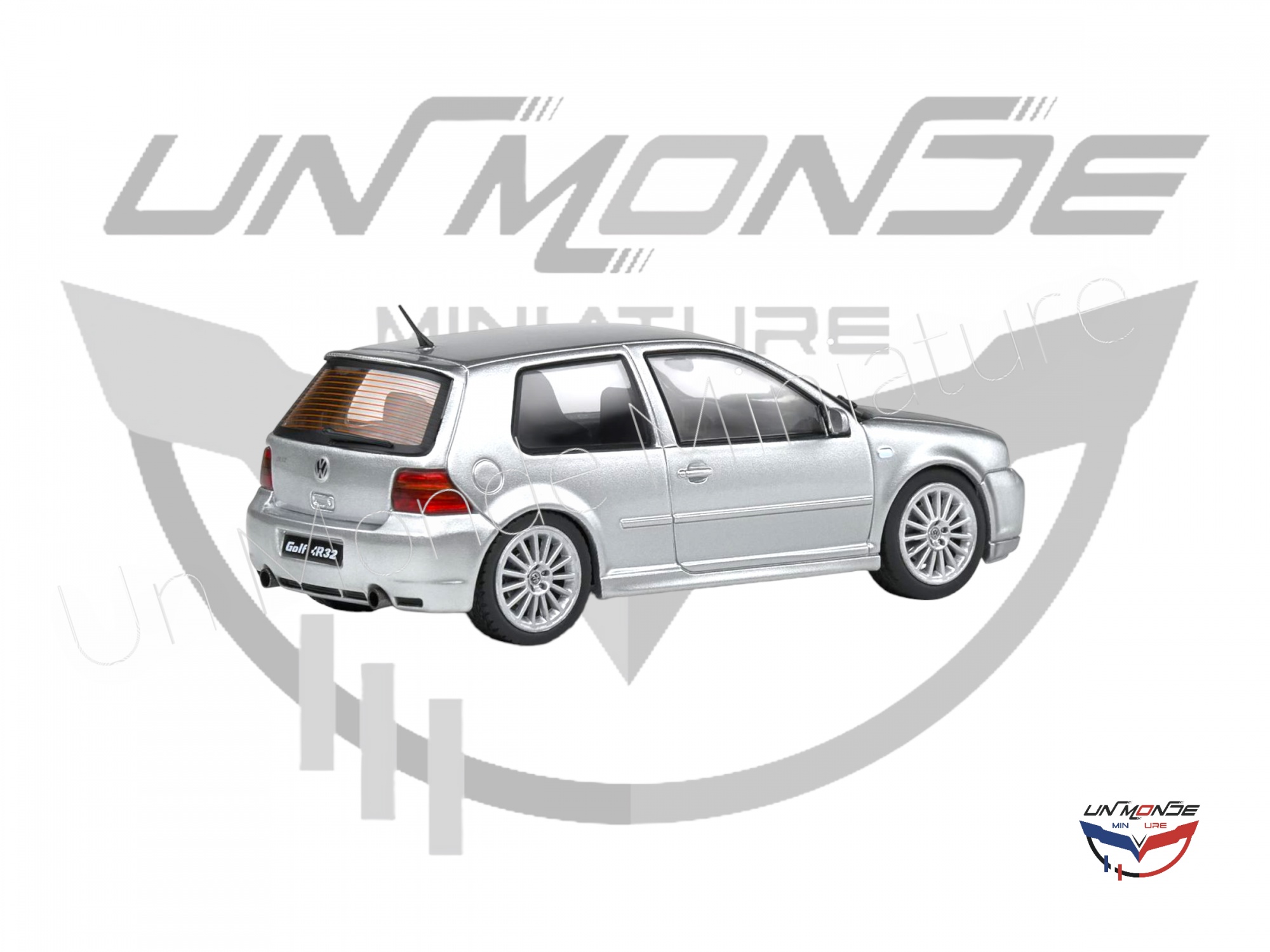 VOLKSWAGEN GOLF IV R32 gris 2003